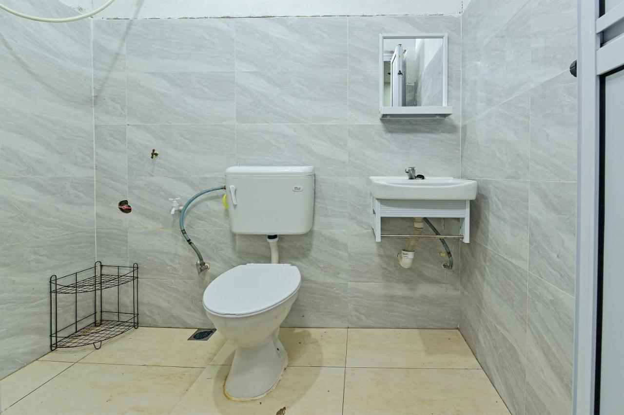 Oyo 90596 Casaria Inn Paka Экстерьер фото