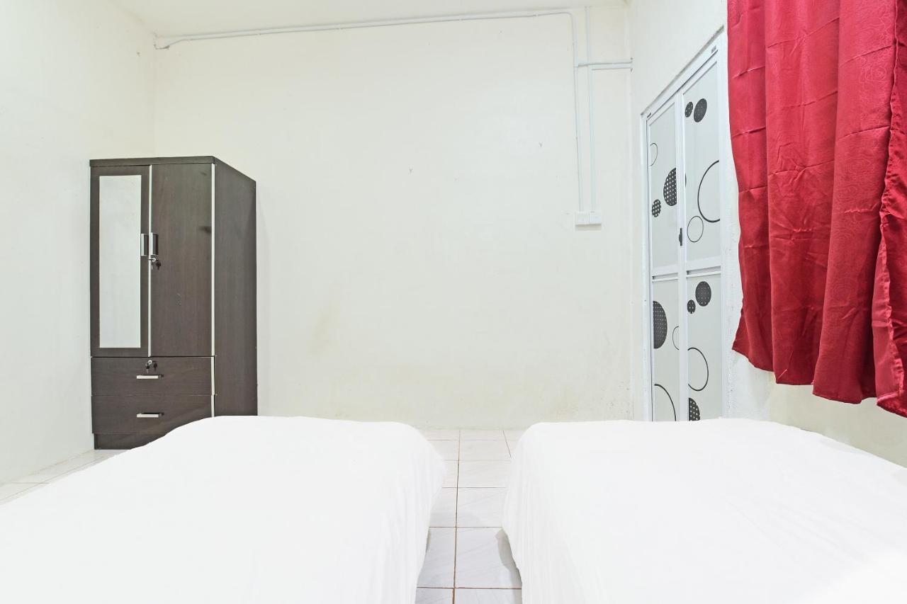 Oyo 90596 Casaria Inn Paka Экстерьер фото