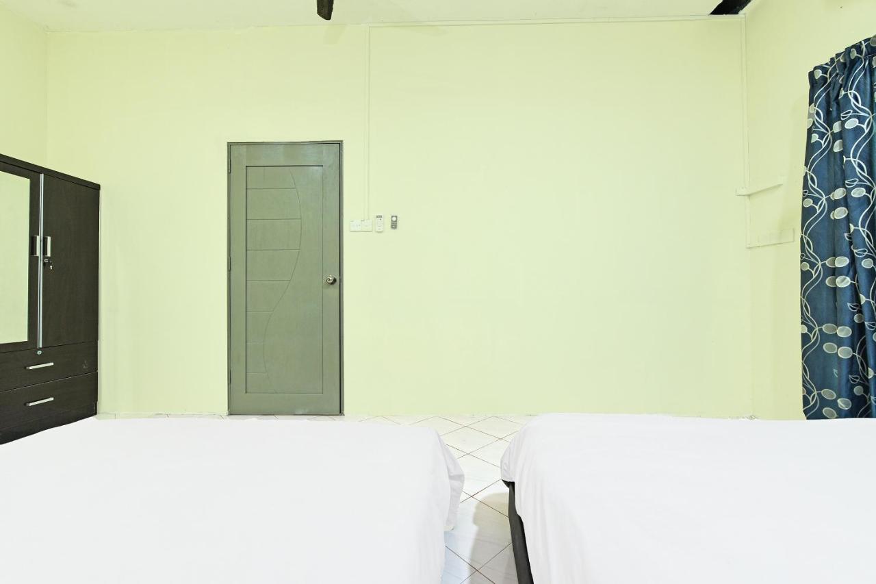 Oyo 90596 Casaria Inn Paka Экстерьер фото